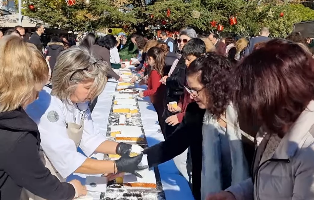 Κοπή Γιγαντιαίας Βασιλόπιτας στην Κεντρική Πλατεία Καλαμάτας!